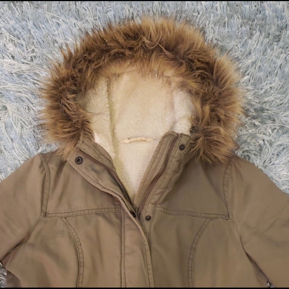 Hollister sherpa parka faux fur coat jacket M